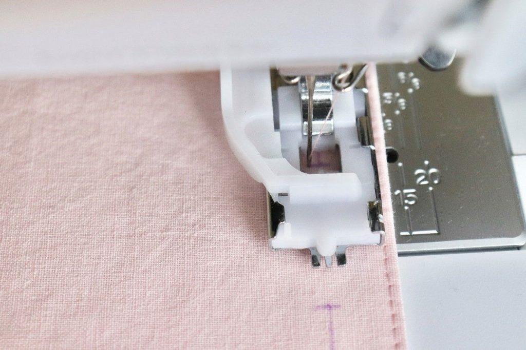Buttonhole presser foot
