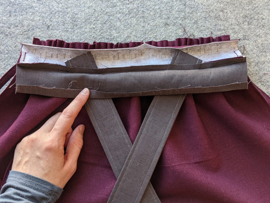 Tui Pinafore waistband to skirt